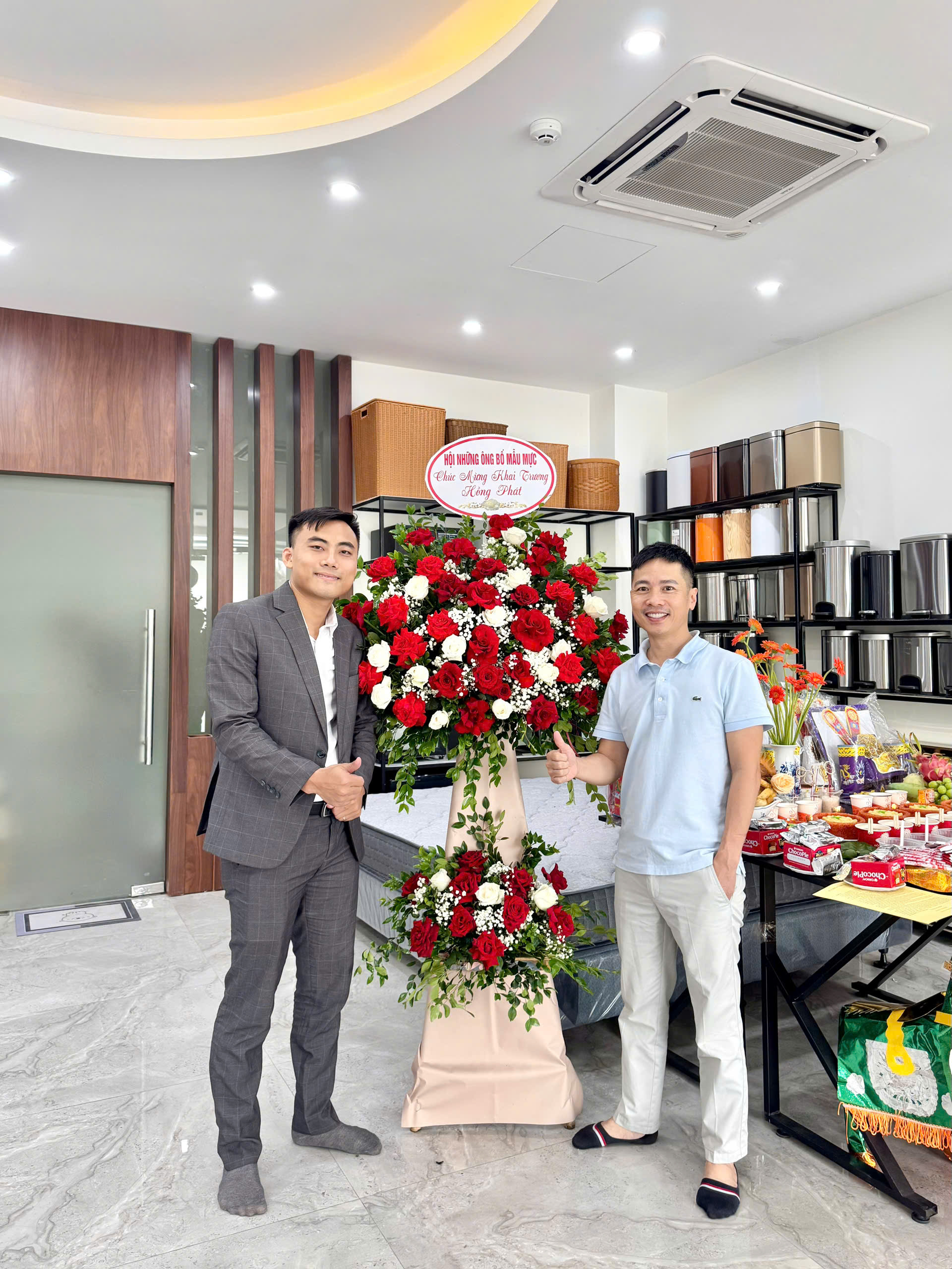 Khai trương văn phòng mới 100 Hồng Đô